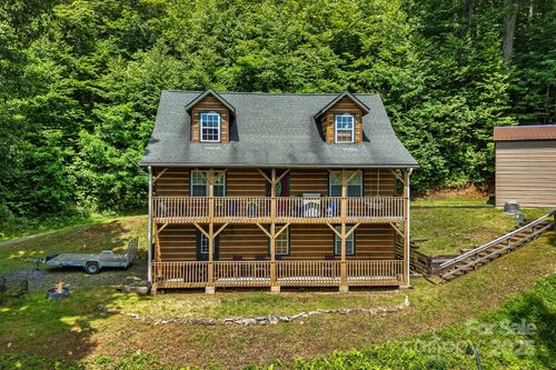 110 Red Wolf Ln, Mars Hill, NC, 28754-5401 | Card Image