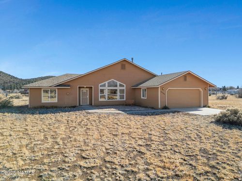 9285 N Bryant Rd, Flagstaff, AZ, 86004-1126 | Card Image