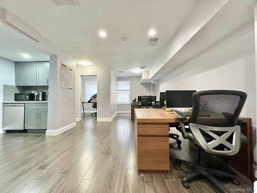 1a-10 Old Mamaroneck Rd, White Plains, NY, 10605-1724 | Card Image