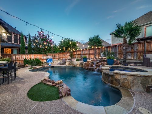 369 Parkvillage Ave, Fairview, TX, 75069-6819 | Card Image