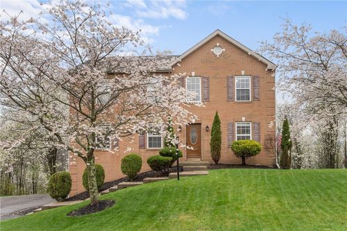 537 Potomac Dr, Washington, PA, 15301-9597 | Card Image