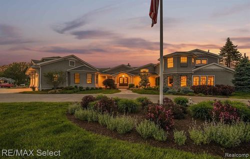 2210 Island Shore Dr, Fenton, MI, 48430-1529 | Card Image