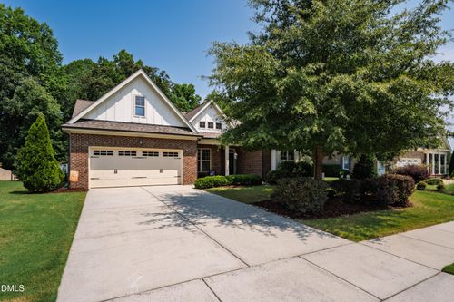 449 Sippihaw Oaks Dr, Fuquay-Varina, NC, 27526-7631 | Card Image