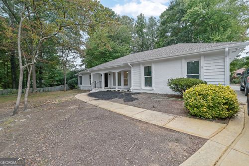 260 Putting Green Ln, Roswell, GA, 30076-1327 | Card Image