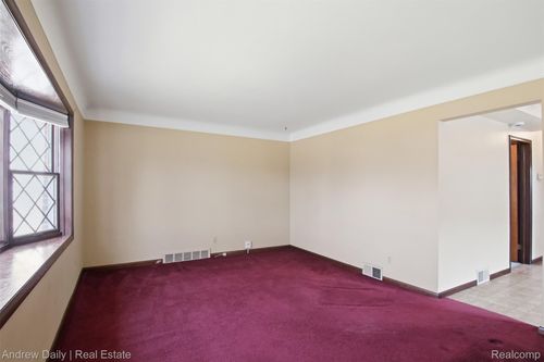 8460 Nightingale Street, Dearborn Heights, MI, 48127 | Card Image