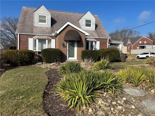 595 Maple Ave, Springdale, PA, 15144-1133 | Card Image