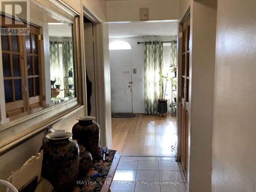 72-246 John Garland Blvd, Etobicoke, ON, M9V1N8 | Card Image