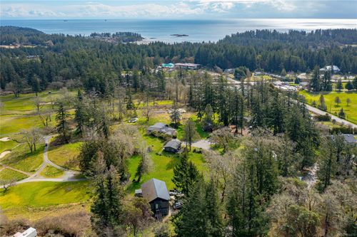 4085 Dupree Dr, Victoria, BC, V9C3Z6 | Card Image