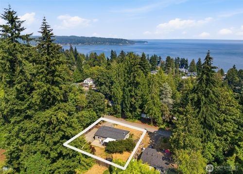 18689 2nd Ave Ne, Suquamish, WA, 98392-9621 | Card Image