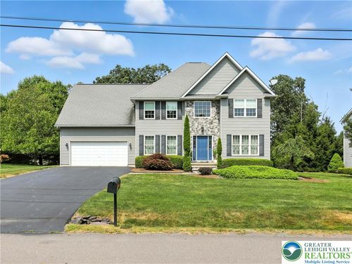 10 Roosevelt St, Dallas, PA, 18612-9052 | Card Image