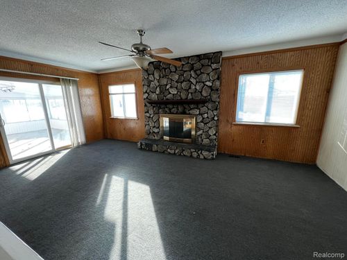 30469 Winthrop Dr, Madison Heights, MI, 48071-5918 | Card Image