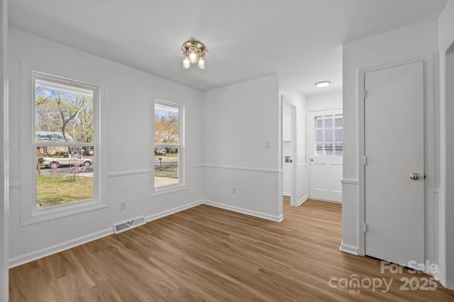 Dining Area | Image 14