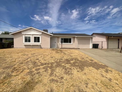 6920 Briggs Drive, Sacramento, CA, 95828 | Card Image