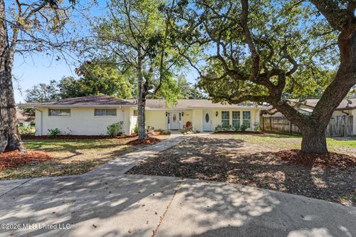 322 Eastview Dr, Biloxi, MS, 39531-2602 | Card Image