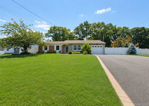 4476 Express Dr S, Ronkonkoma, NY, 11779-5532 | Card Image