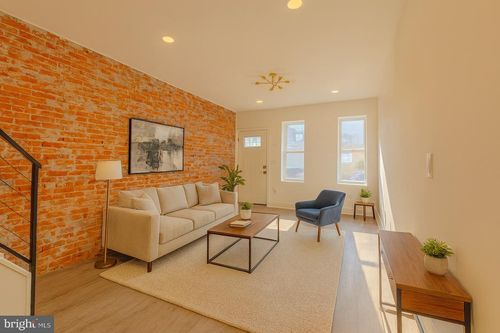 2427 N Hancock St, PHILADELPHIA, PA, 19133-3802 | Card Image