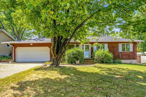 1339 Oak St, River Falls, WI, 54022-3037 | Card Image