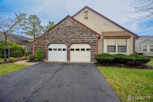13 Benjamin Franklin Dr, Monroe, NJ, 08831-5421 | Card Image