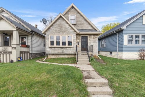 2051 S 55th Street, WEST ALLIS, WI, 53219 | Card Image