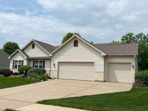 104 Caroline Ct, Beaver Dam, WI, 53916-1833 | Card Image