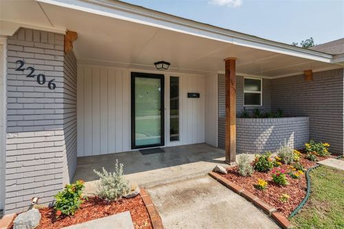 2206 Nw 55th St, Oklahoma City, OK, 73112-7717 | Card Image