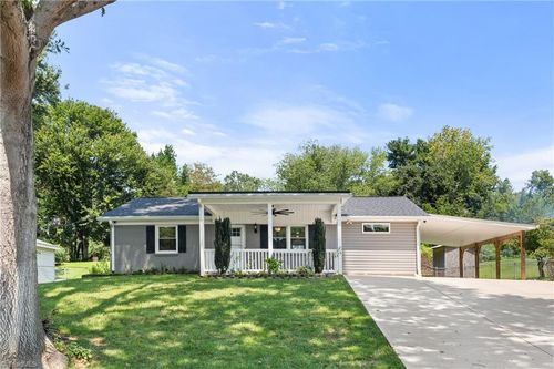 114 Cedardale Ln, King, NC, 27021-9308 | Card Image