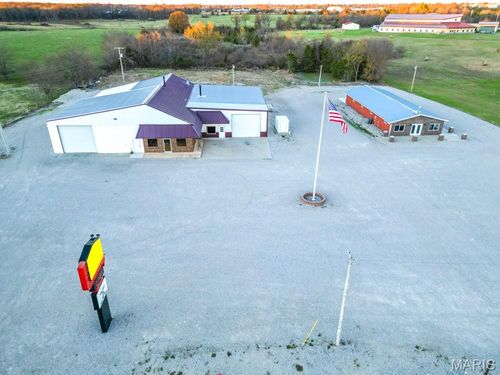 19243 Equestrian Rd, Lebanon, MO, 65536-8067 | Card Image