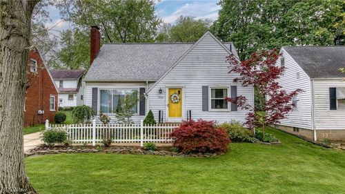 1824 Sackett Ave, Cuyahoga Falls, OH, 44223-1864 | Card Image