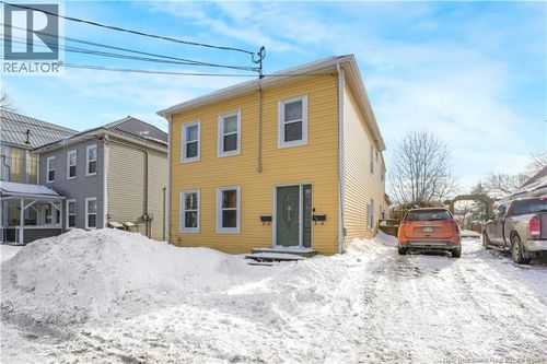 144 Saunders St, Fredericton, NB, E3B1N3 | Card Image