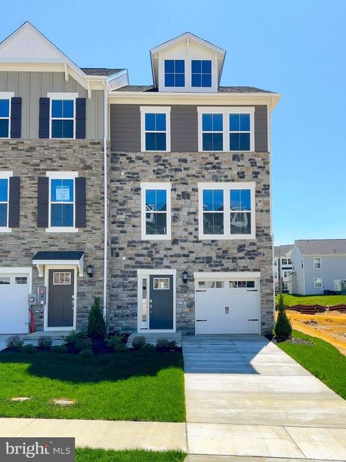10532 Cobbler Pl, WHITE PLAINS, MD, 20695-4337 | Card Image