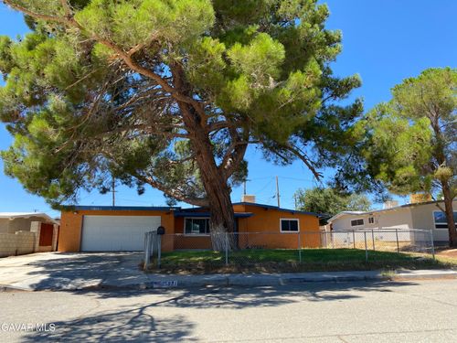 15921 Melva St, Mojave, CA, 93501-1341 | Card Image