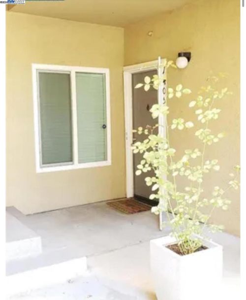 1405 Forest Run, Hercules, CA, 94547 | Card Image