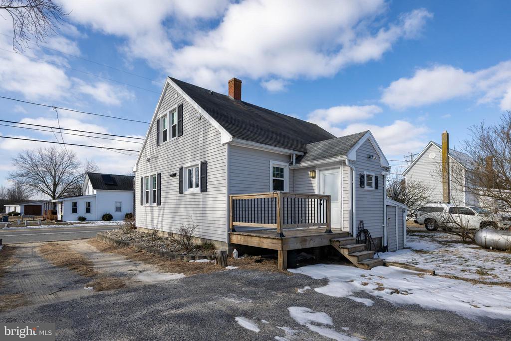 Residential in FRANKFORD 4