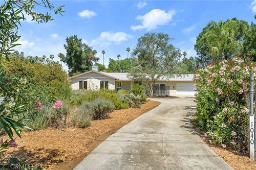 1040 W Crescent Ave, Redlands, CA, 92373-6649 | Card Image