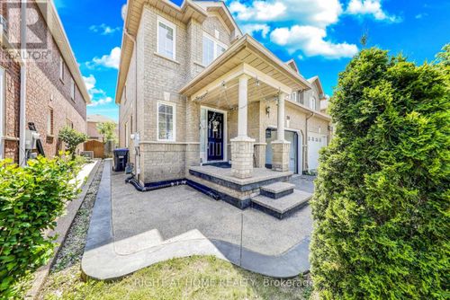 28 Cedarvalley Blvd, Brampton, ON, L7A2C2 | Card Image