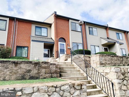 910 Valley Dr, WEST CHESTER, PA, 19382-6413 | Card Image