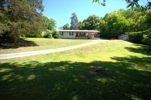 724 Lower Quarry Rd, Newport, TN, 37821-8810 | Card Image