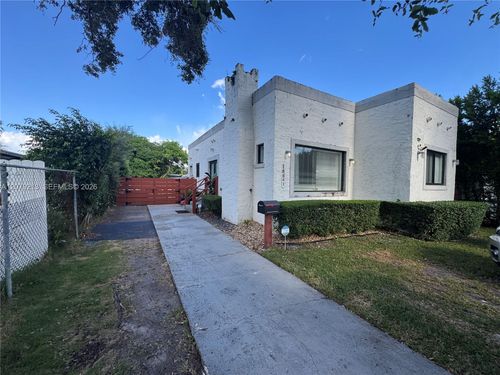 10841 Ne 2nd Pl, Miami, FL, 33161-7055 | Card Image