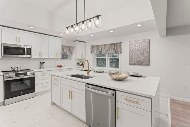 45 Westledge Rd, House other with 3 bedrooms, 3 bathrooms and null parking in West Simsbury CT | Image 4