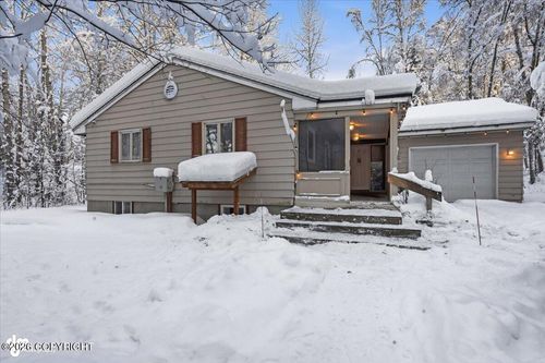 10247 Vfw Rd, Eagle River, AK, 99577-8032 | Card Image