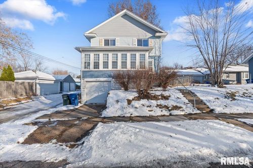 2111 Mississippi Ave, Davenport, IA, 52803-2449 | Card Image