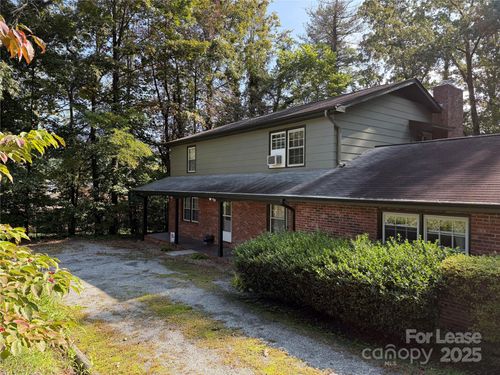 200 Daniel Dr, Laurel Park, NC, 28739-3914 | Card Image