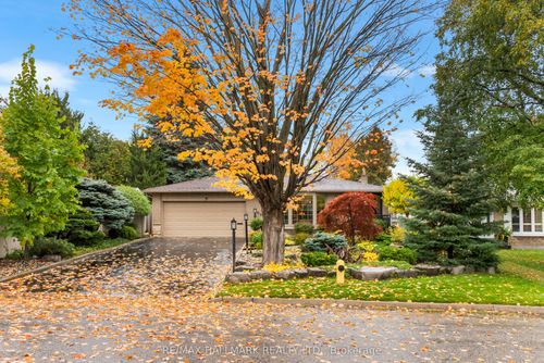 39 Fleance Dr, Thornhill, ON, L3T3J8 | Card Image