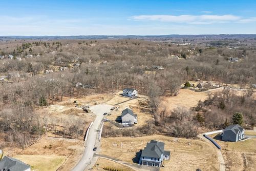 1 Falcon Dr, Shrewsbury, MA, 01545-4857 | Card Image