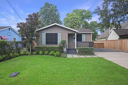 202 Fannin St, Tomball, TX, 77375-6632 | Card Image
