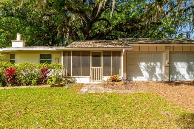 7988 County Road 129, House other with 3 bedrooms, 2 bathrooms and null parking in Wildwood FL | Image 2