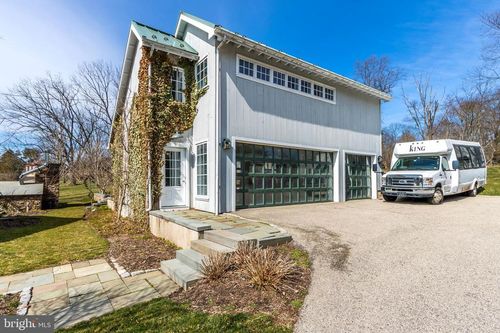 carriage-hse-373 Pineville Road, NEWTOWN, PA, 18940 | Card Image