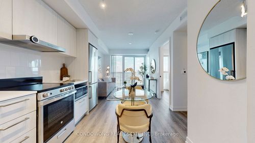 4008-195 Commerce St, Concord, ON, L4K0P9 | Card Image