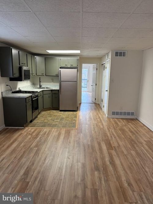 2740 E County Line Rd, ARDMORE, PA, 19003-2055 | Card Image