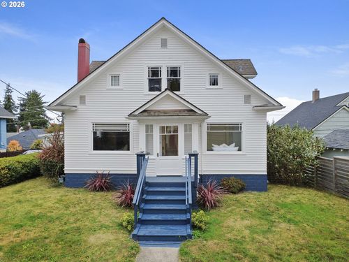 1358 Parker Pl, Astoria, OR, 97103 | Card Image